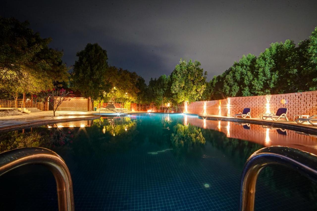 Brown Town Resort & Spa Hyderabad Eksteriør bilde