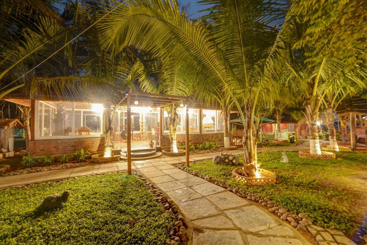 Brown Town Resort & Spa Hyderabad Eksteriør bilde