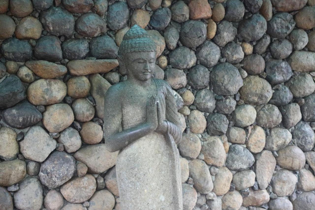 Brown Town Resort & Spa Hyderabad Eksteriør bilde