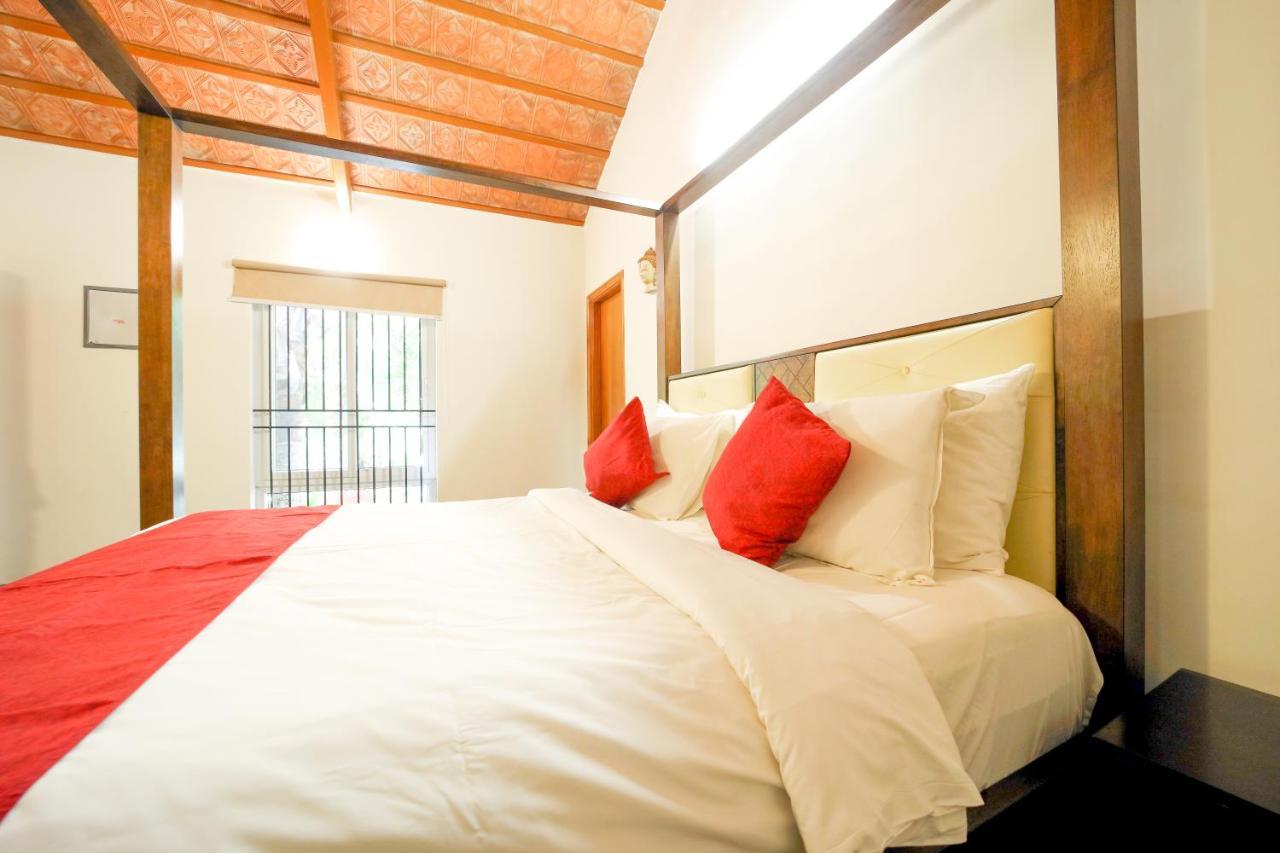 Brown Town Resort & Spa Hyderabad Eksteriør bilde