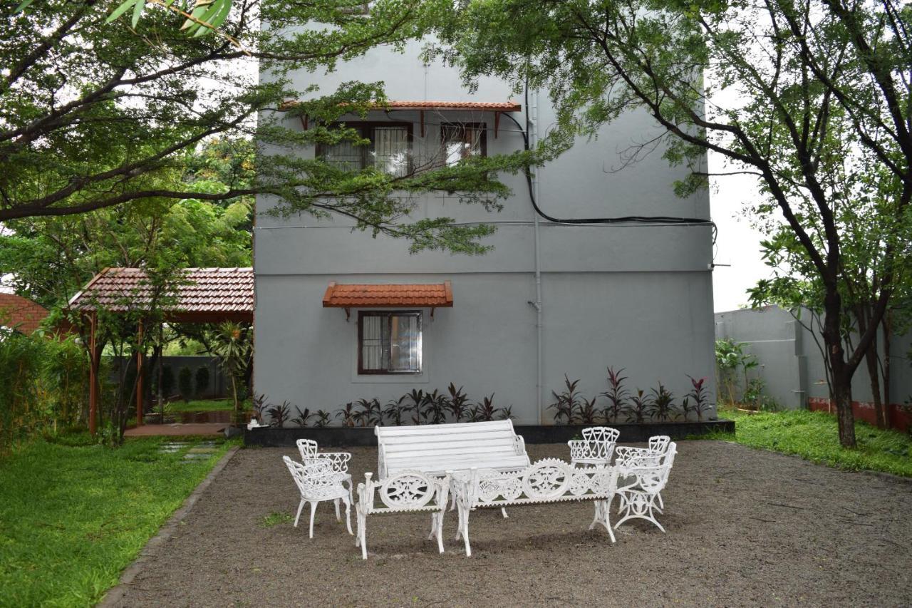 Brown Town Resort & Spa Hyderabad Eksteriør bilde