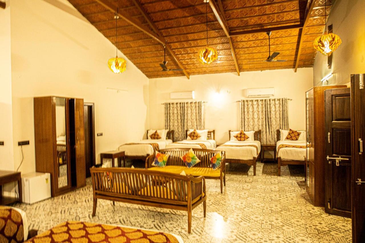 Brown Town Resort & Spa Hyderabad Eksteriør bilde