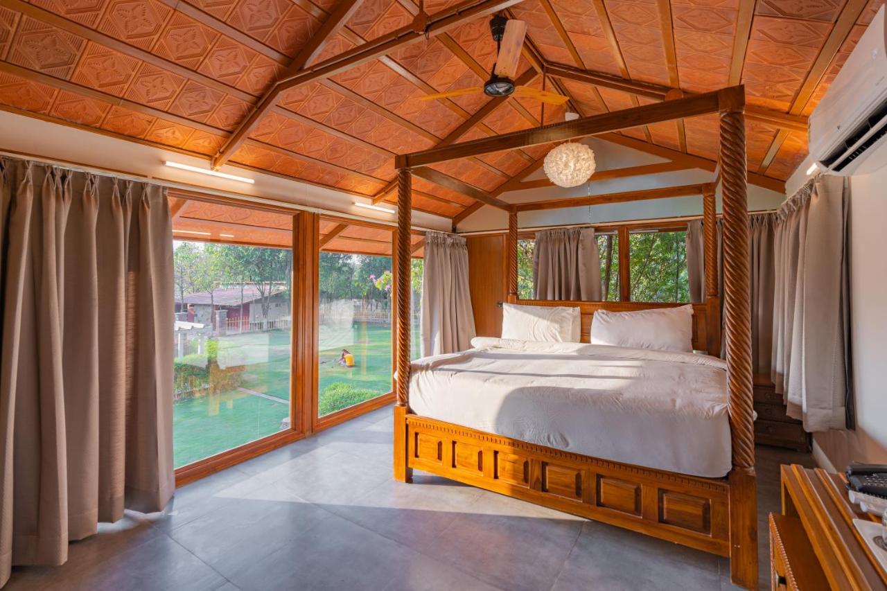 Brown Town Resort & Spa Hyderabad Eksteriør bilde